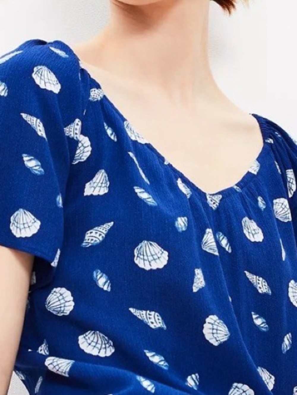 Women’s Blue Shell-Print Short Sleeve Top